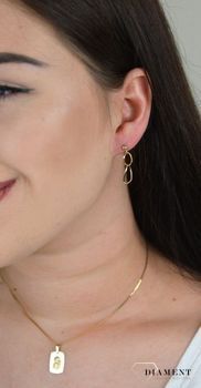 Złote kolczyki dwa wiszące kółka o falistej formie KL 10008. Nowoczesne kolczyki z wzorem połączonych kontur kółek o gładkiej (1).JPG